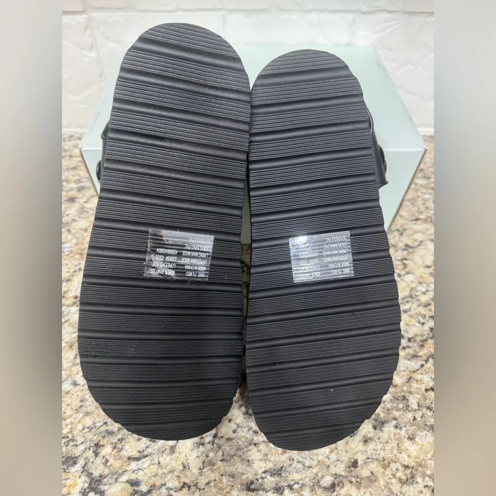 SO Black Y2K Platform Sandals with Gold Buckle - Picture 4 of 5